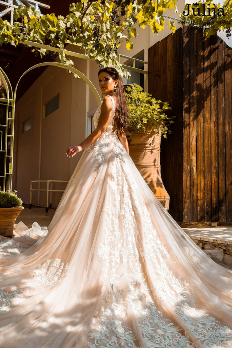 Wholesale bridal gowns